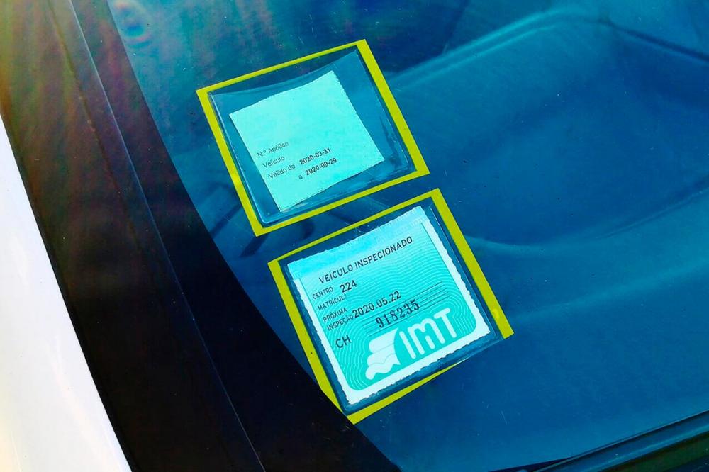Selos obrigatórios no vidro do carro. Afinal quais devo ter?