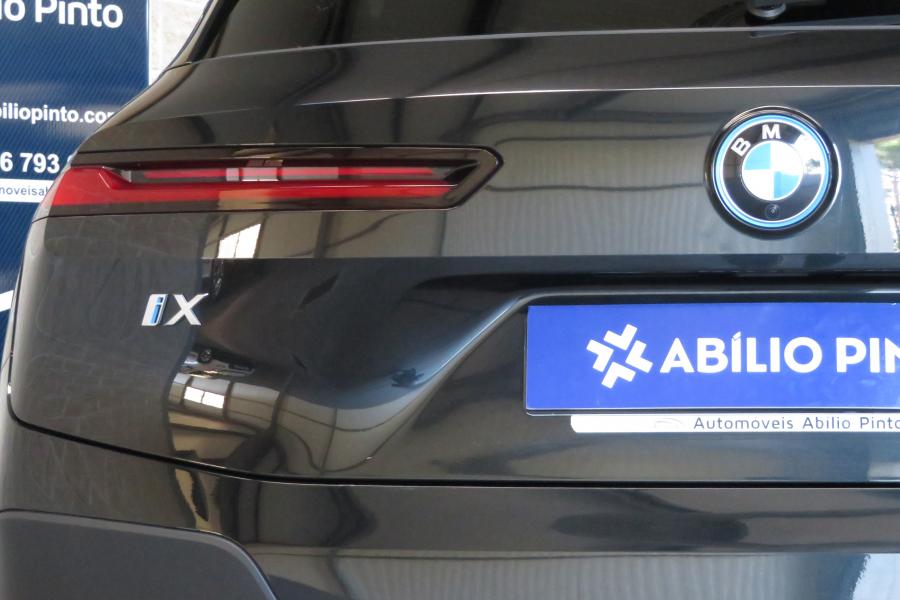 BMW iX