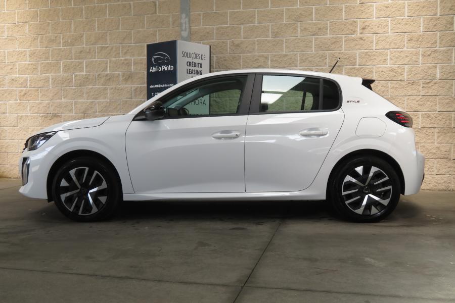 Peugeot e-208