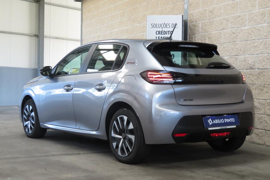 Peugeot e-208
