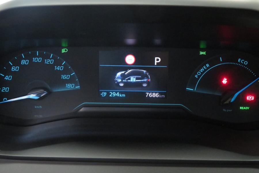 Peugeot e-208