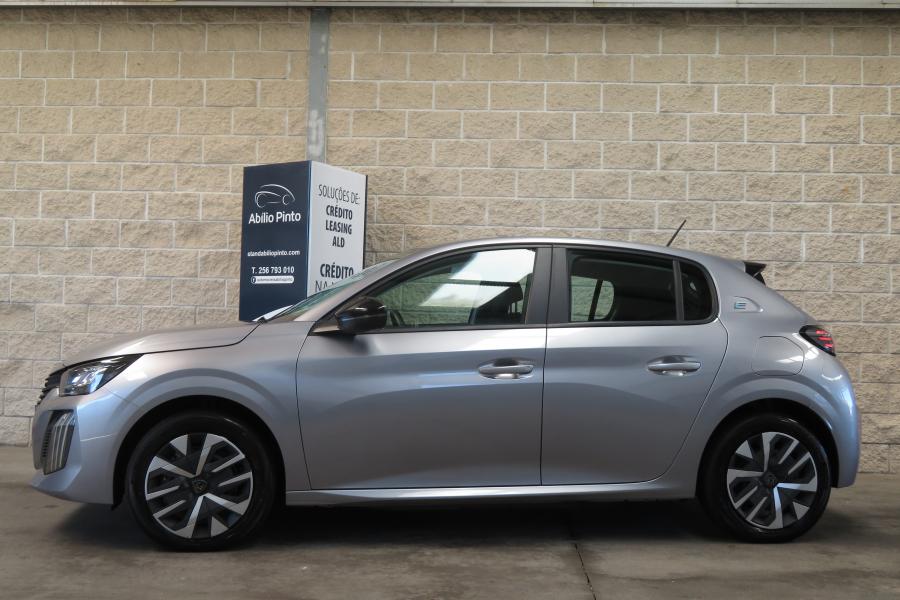 Peugeot e-208