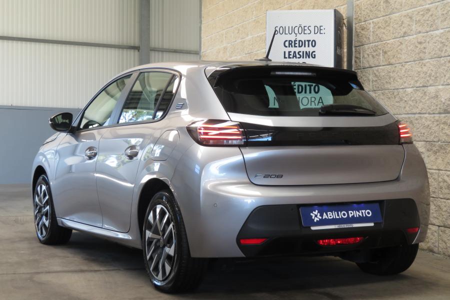 Peugeot e-208