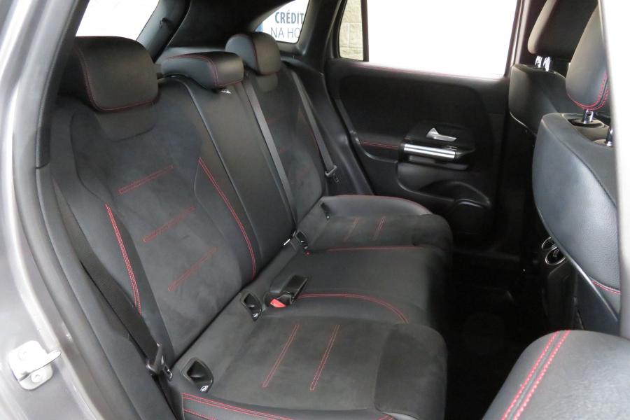 Mercedes-Benz GLA 180