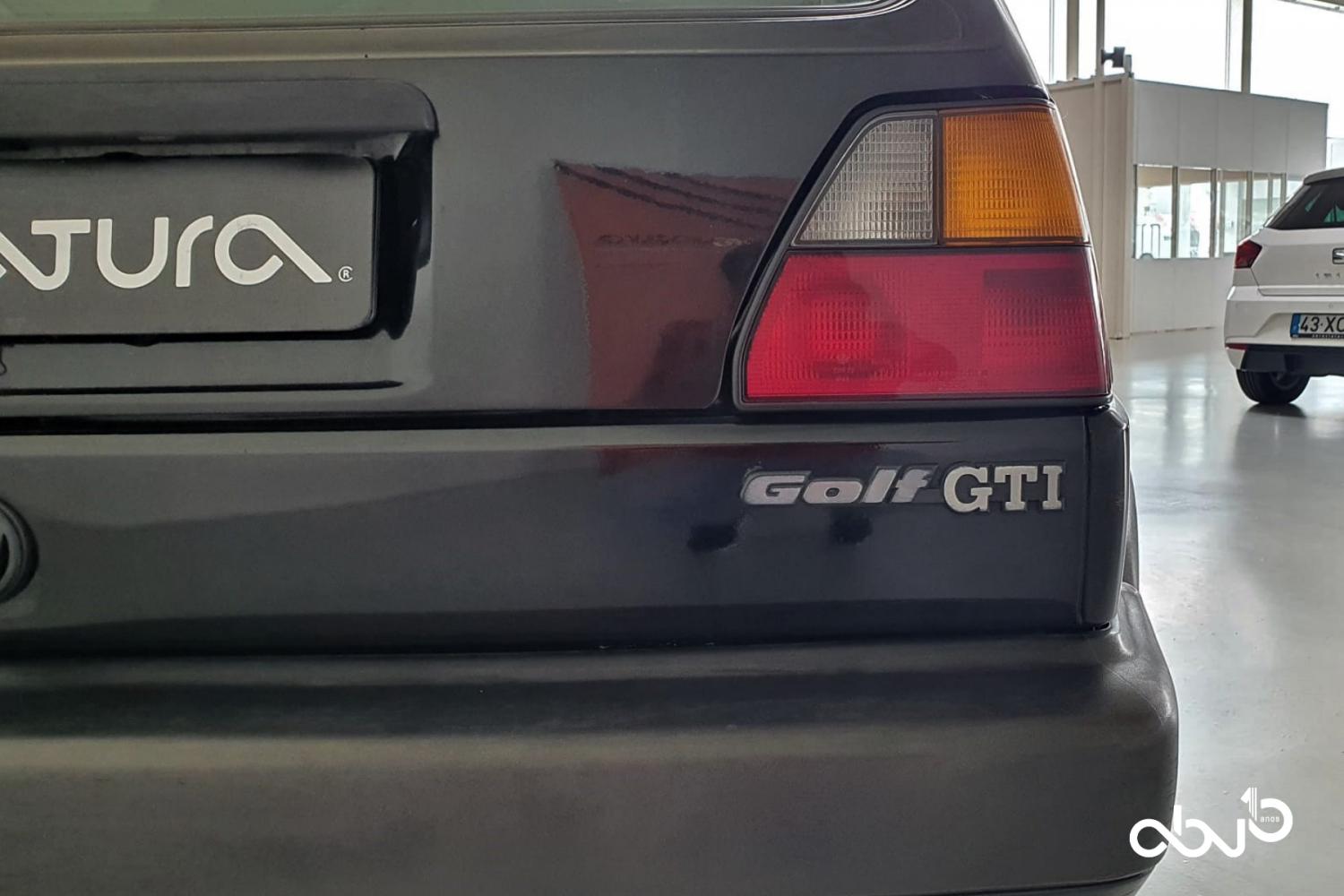 Volkswagen - Golf  1.8 GTI MK2 