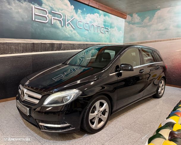 Mercedes-Benz B 180