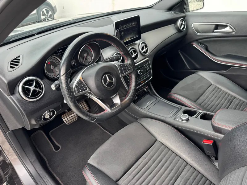 Mercedes Benz GLA 180