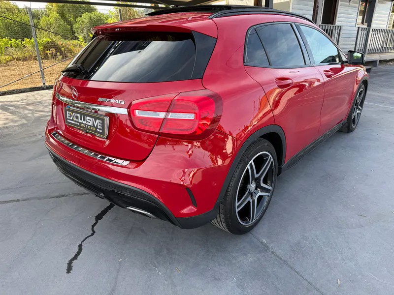 Mercedes Benz GLA 220