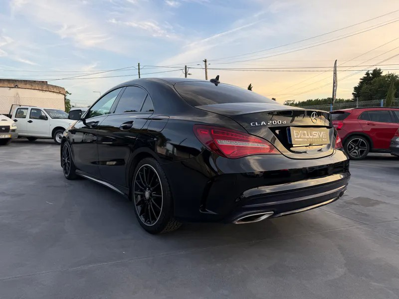 Mercedes Benz CLA 200